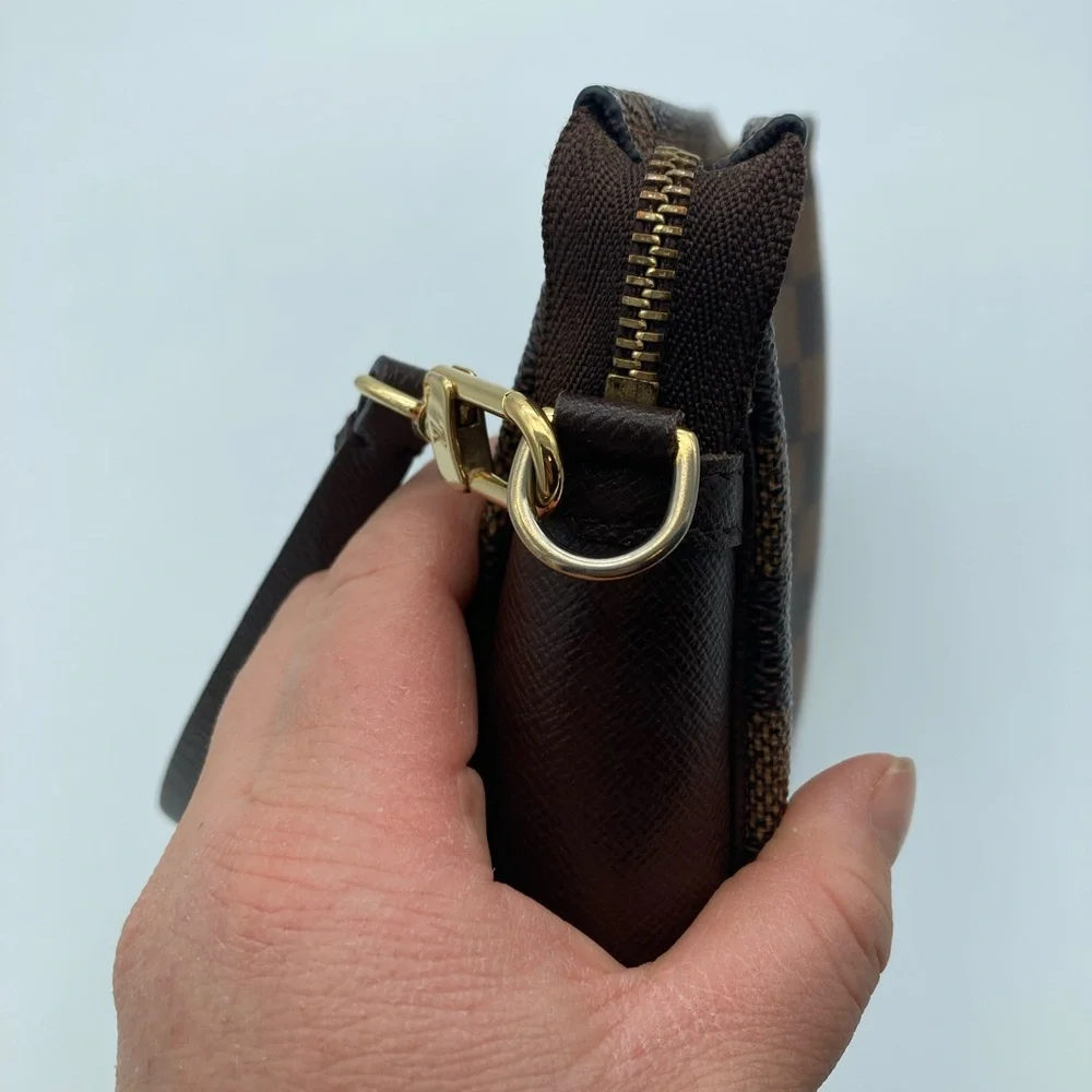 LOUIS VUITTON DAMIER EBENE MAKE UP POUCHETTE BAG